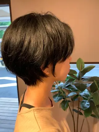 ショート カラー 韓国レイヤー×艶髪 ハイトーンRyukiのヘアスタイル