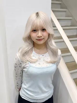 ロング 🤍ハイトーン/デザ インカラーまりん🤍のヘアスタイル