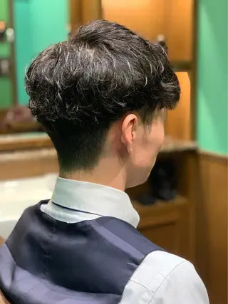 ミディアム パーマ メンズ 安田 遥のヘアスタイル