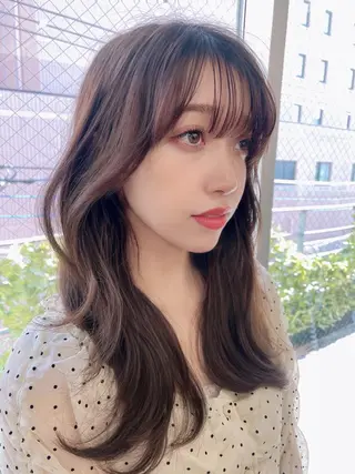ロング カラー レイヤーカット、 大人可愛い　中村美羅のヘアスタイル
