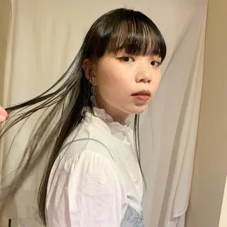 ロング カラー 本間 結衣のヘアスタイル