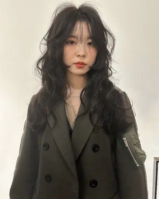 ロング カラー 村上雅人 ナチュラルモードのヘアスタイル