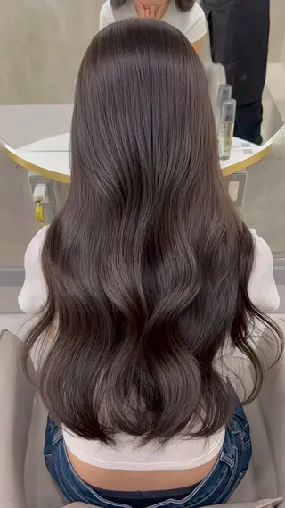 ロング モリシタ チョウのヘアスタイル