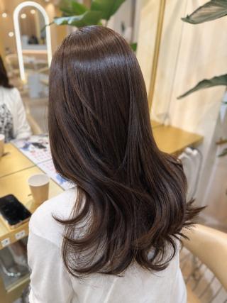 ロング カラー Akane レイヤー/艶カラーのヘアスタイル