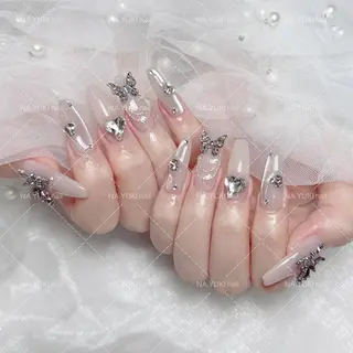 ネイル Queenie 🦋のネイルデザイン