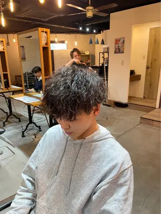 ショート ツイスパ/シャドウ 新井のヘアスタイル