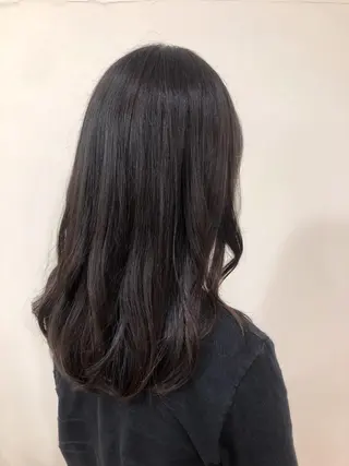 セミロング 渡辺 リオのヘアスタイル