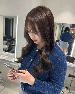 セミロング カラー 韓国ハイレイヤー ハッシュカット特化のヘアスタイル