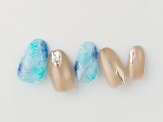 ショート Tiary🤍 Sachikaのネイルデザイン