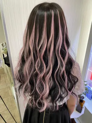 ロング 羽エクステ/ ハイトーンのヘアスタイル