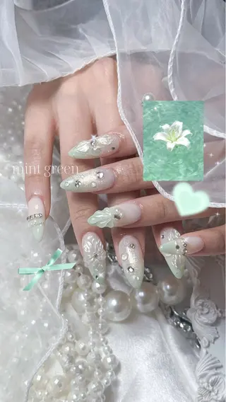 ネイル ルシイ🎀新宿長さ 出しパーツ専門店のネイルデザイン