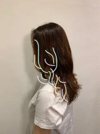 ロング 小西 美帆のヘアスタイル