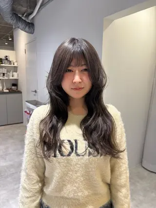 ロング オリーブ🎶アッシュ グレージュちひろ🧸のヘアスタイル