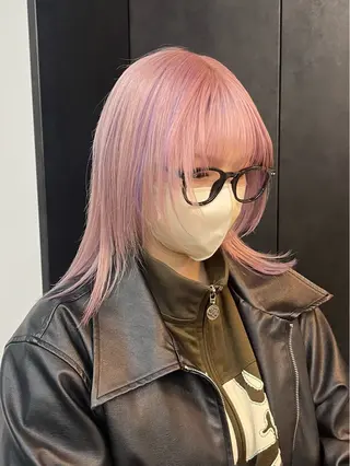 ミディアム カラー イツク ⚡️ ルーツ/ハイトーンのヘアスタイル