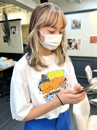 セミロング カラー 退色まで透明感ある ダブルカラー/リクのヘアスタイル