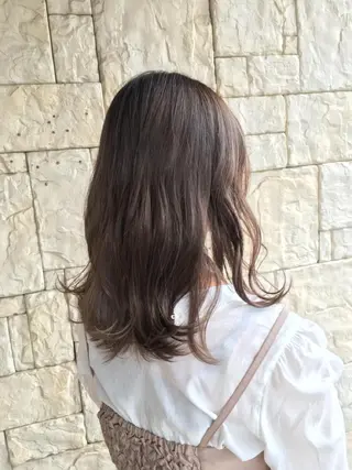 セミロング 井上 真利のヘアスタイル