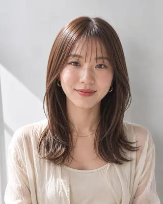 セミロング 女性カット&カラー モデル⭐️大坂望心のヘアスタイル