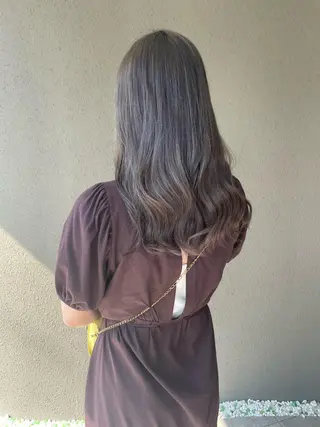 セミロング カラー 山本 愛永のヘアスタイル