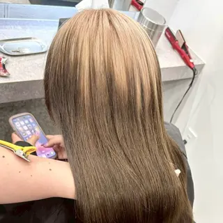 カラー Yoshiいろあそび 八王子/ハイトーンのヘアスタイル