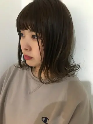 カラー 💓パーマ，💗 レイヤーカットのヘアスタイル