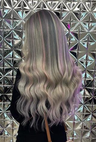 ロング カラー Lovestasy 京都河原町店のヘアスタイル