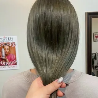 カラー LUCK モミジのヘアスタイル