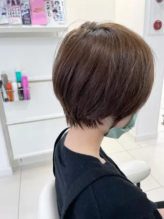 ショート 持田 真菜のヘアスタイル