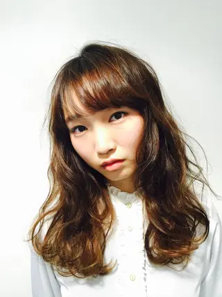ミディアム レイヤーカット　小山 悠のヘアスタイル