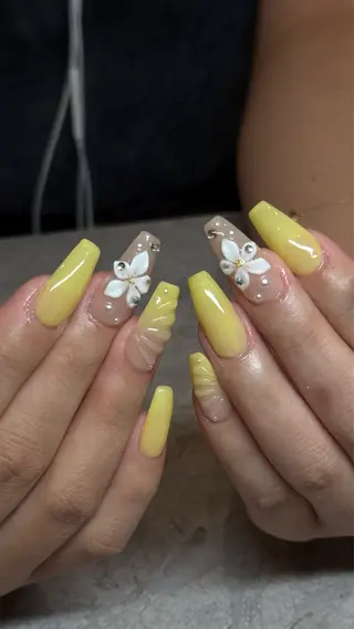ネイル IROHA NAIL Mihoのネイルデザイン