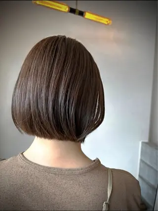 ミディアム カラー 岩村 夏姫のヘアスタイル