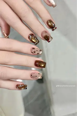 ネイル Luna ri..のネイルデザイン