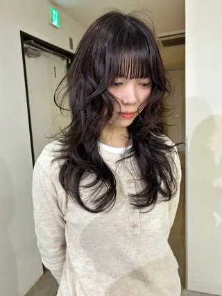 ロング カラー mizuki/ピンク ベージュ.レイヤーのヘアスタイル