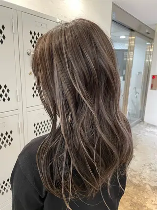 セミロング カラー 海外風パーマ カラー特化園田　楓莉のヘアスタイル