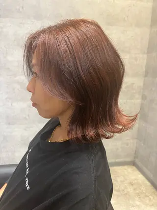ミディアム カラー hiiko顔まわり カットのヘアスタイル
