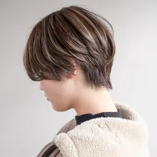 ショート カラー 艶カラー🫧 猿渡 響のヘアスタイル