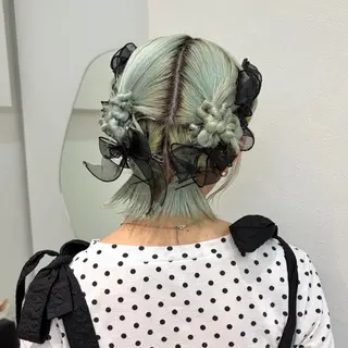 ショート カラー ヘアアレンジ ハイトーンアレンジ 🦋🥀Shuriのヘアスタイル