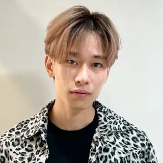 ショート ハッシュ・ウルフ🐺 小顔レイヤー松山直史のヘアスタイル