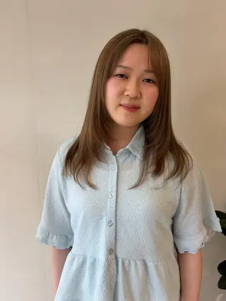 カラー 塩崎 聖奈のヘアスタイル