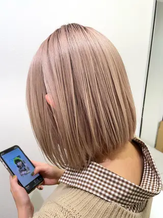ミディアム 渡部凌我 小顔ウルフ ハイトーンカラーのヘアスタイル