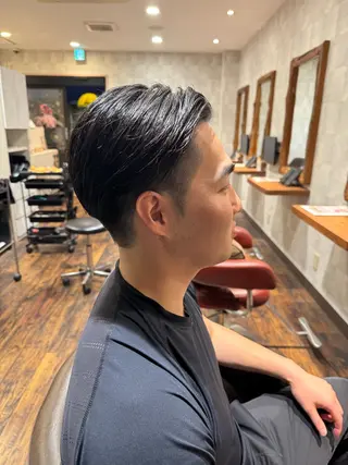 ショート タニグチ ミツキのヘアスタイル