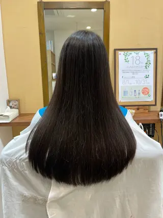 ロング Greens Yokoのヘアスタイル