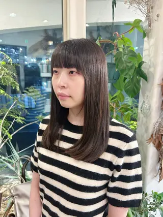 ロング 谷澤 朋佳のヘアスタイル