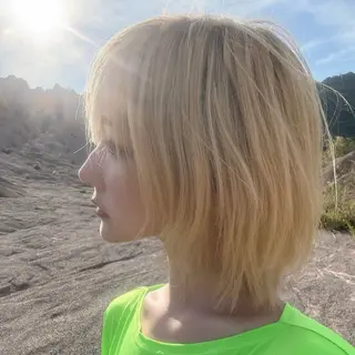 ショート カラー 栄/ミルクティー/ ベージュ/リホナ🧸のヘアスタイル