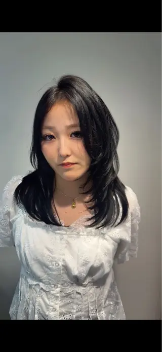 セミロング 【韓国×ハイトーン】 🇰🇷SOGO🩶のヘアスタイル