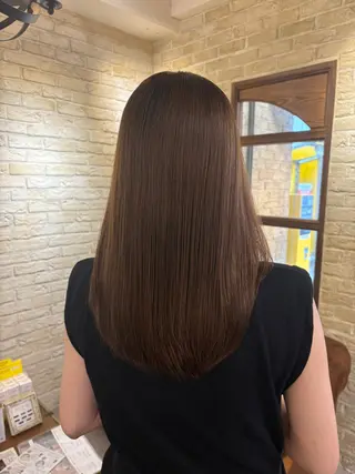 セミロング 河上麻衣/白髪ぼ かし/CLUTCHのヘアスタイル