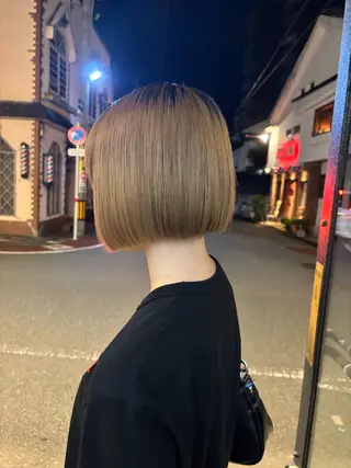 ショート ボブ・カラー 琴音のヘアスタイル