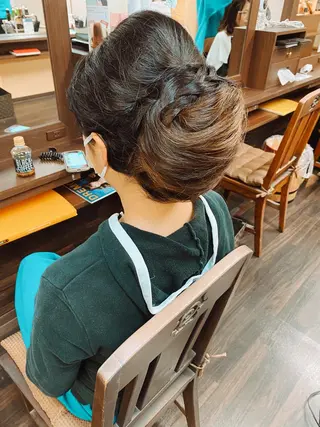 ロング ヘアアレンジ 泉 汐織のヘアスタイル