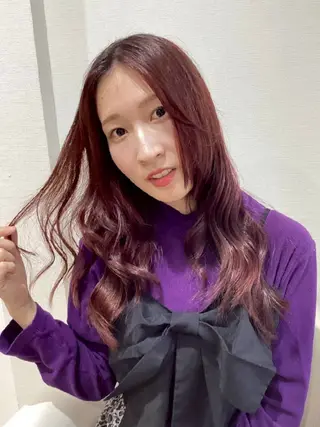 ロング グラスヘアー石垣 渕 七海のヘアスタイル