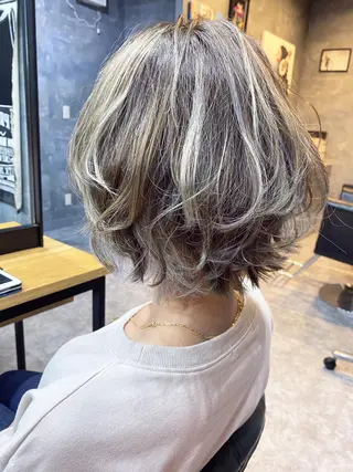 ショート カラー 加藤 琢也のヘアスタイル