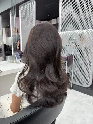 セミロング カラー 抜け感レイヤー︴ ニュアンスカラーのヘアスタイル